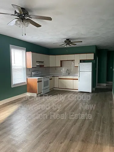98 Margin St #2L Photo 1