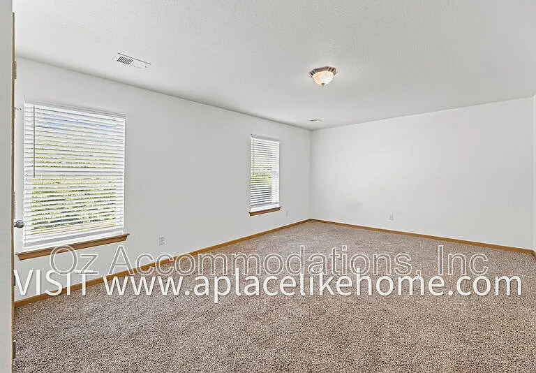8626 N Cleveland Ln — Photo 21