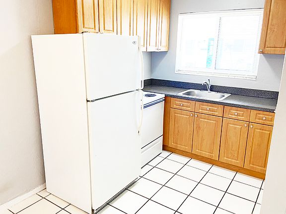 4th image of 1958 Liberty St #10932371