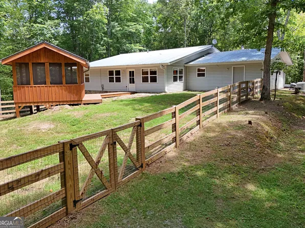 280 Lucky Ln, Mineral Bluff, GA 30559