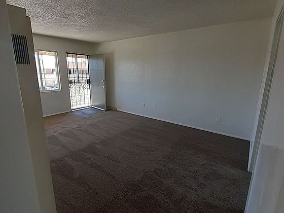 5th image of 577 Flower St Unit E