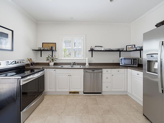 5th image of 808 Brooklyn St