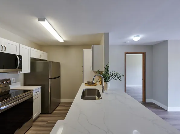56 Kunihi Ln APT 323, Kahului, HI 96732