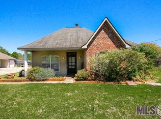 35086 Oak Place Dr, Denham Springs, LA 70706