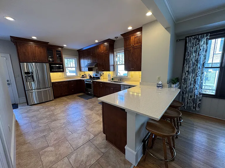 133 Avenue D — Photo 1