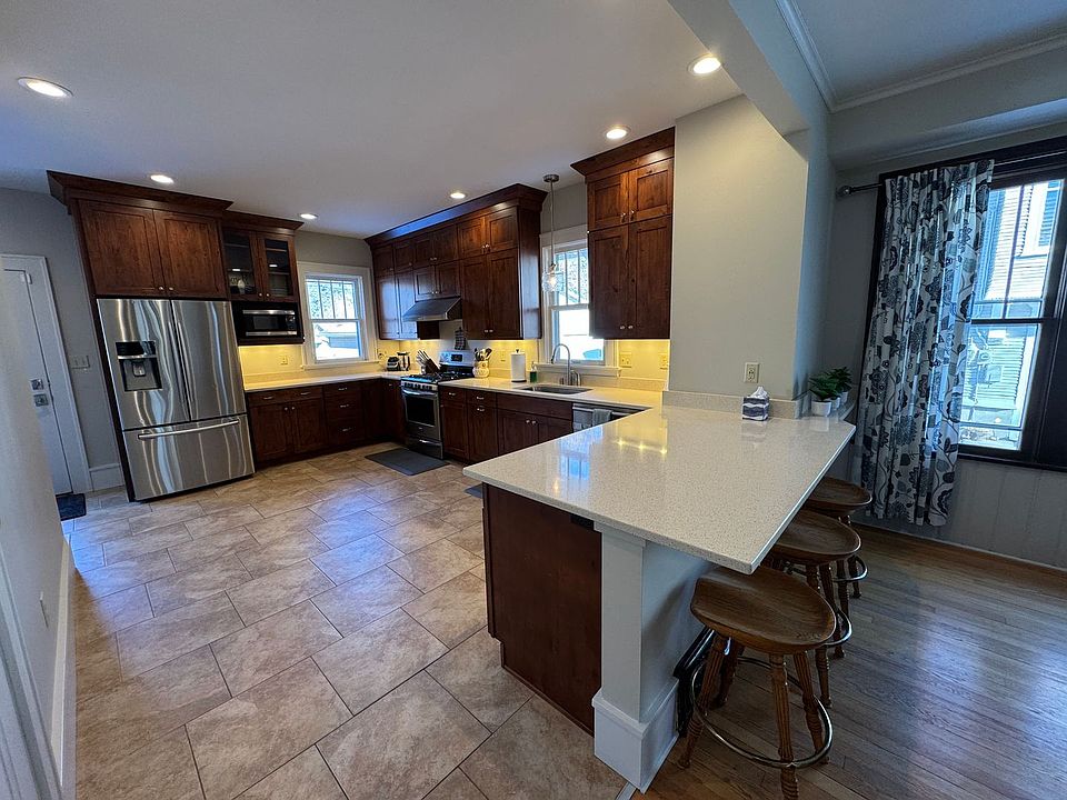 1st image of 133 Avenue D