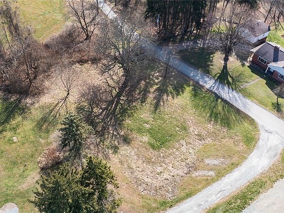4th image of 36 Florence Dr
