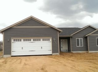 15334 S Kellogg School Rd, Hickory Corners, MI 49060