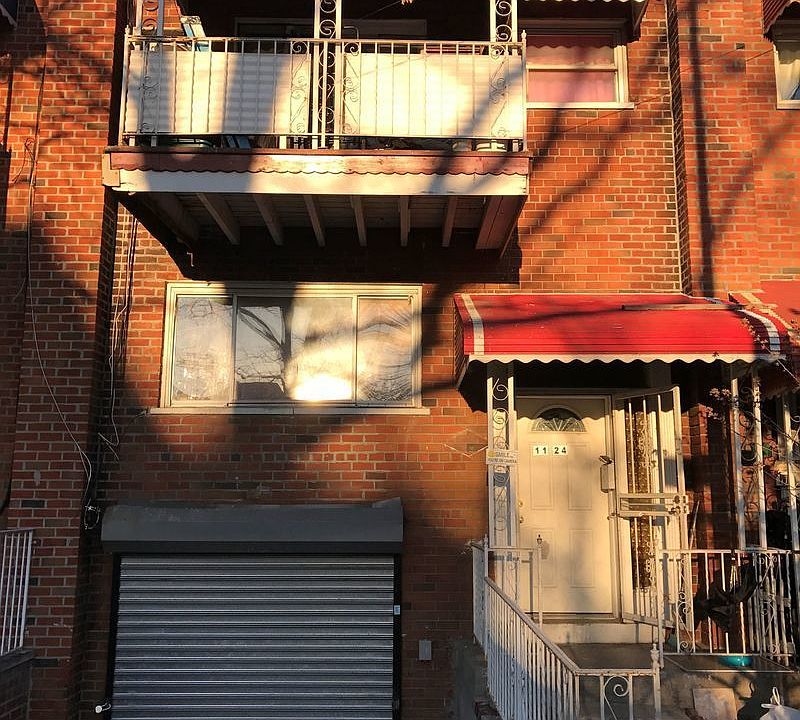 2nd image of 1124 Taylor Ave