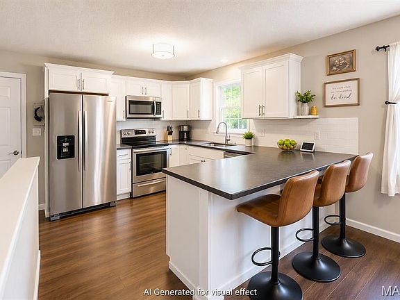 5th image of 614 N Mount Auburn Rd