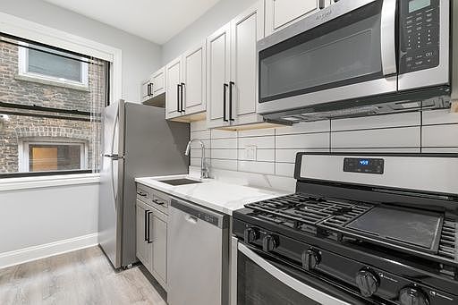 3rd image of 7620 N Eastlake Ter APT 1E