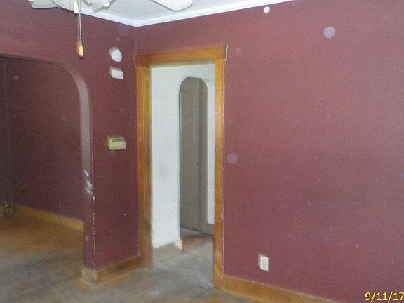 2nd image of 669 S Oak Park Ct