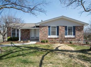 671 Cedar Run Dr, Ballwin, MO 63021