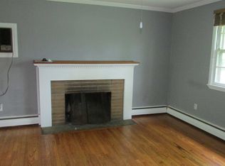 19 Fenmore Dr, Wappingers Falls, NY 12590
