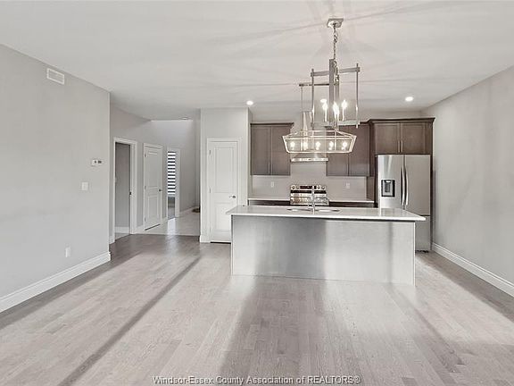 5th image of 313 Kelly Rd