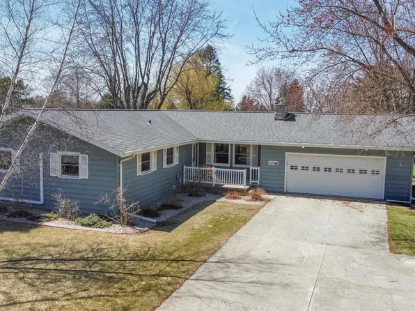 N8250 Sunset Dr, Fond Du Lac, WI 54937