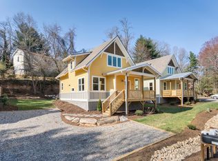 393 Sand Hill Rd, Asheville, NC 28806