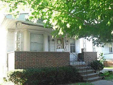 1st image of 3327 W 61st St