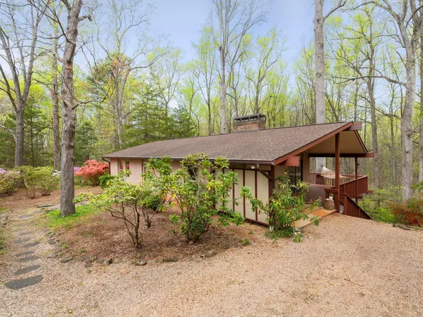 3520 Glenaire Dr, Charlottesville, VA 22901