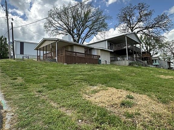 5th image of 19073 Roosevelt Rd