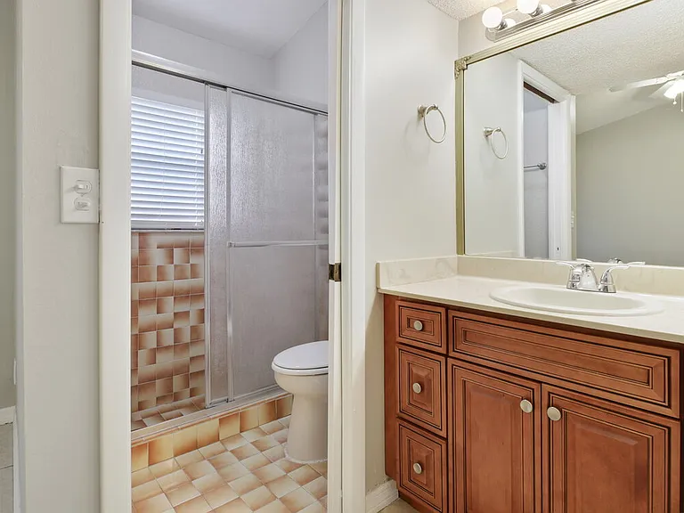 4462 NW 113th Ln — Photo 13
