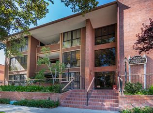 3200 W Riverside Dr UNIT B, Burbank, CA 91505