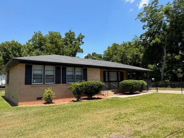 225 Dyson St, Manning, SC 29102