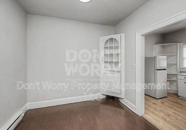 1405 Lexington Ave #B — Photo 5