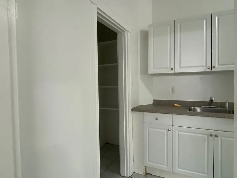 77 Brighton Ave #4 — Photo 31