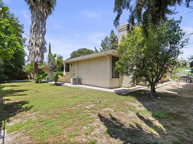 10307 Donna Ave — Photo 23