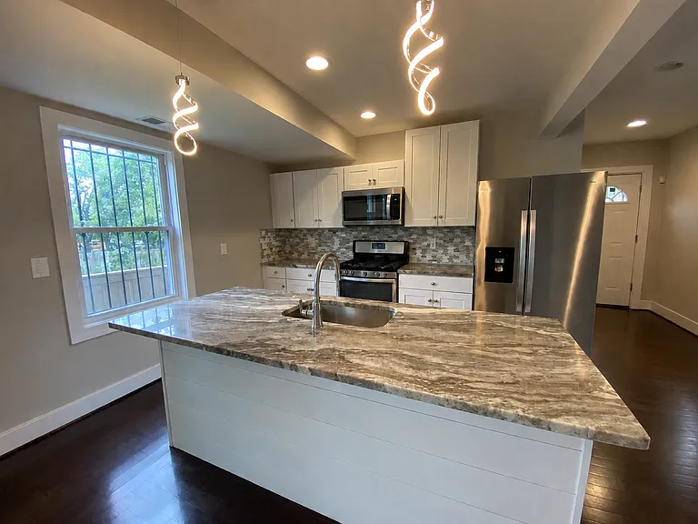 5806 Field Pl NE — Photo 6