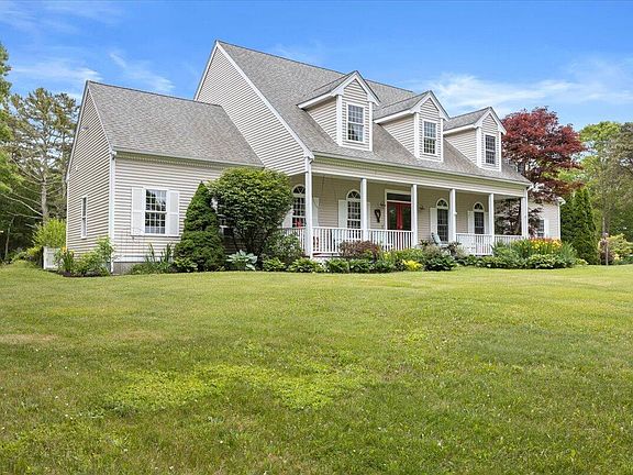 3rd image of 32 Cedar Oaks Drive