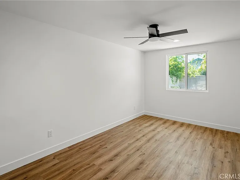 9519 La Reina Ave — Photo 25