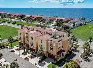 6412 Mayra Shores Ln, Apollo Beach, FL 33572