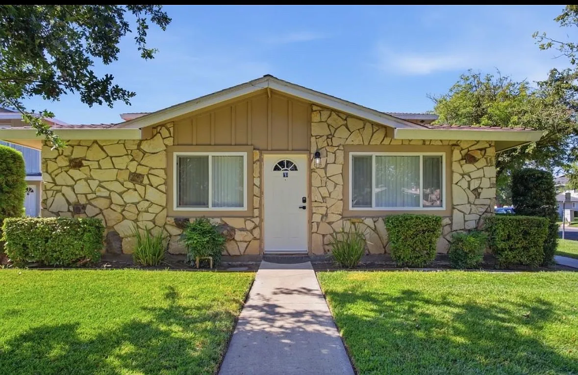 2 bed, 810 sqft, $1,650 — Photo 1