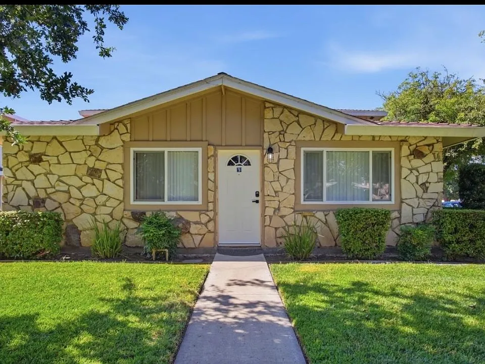 2220 Chrysler Dr #1
