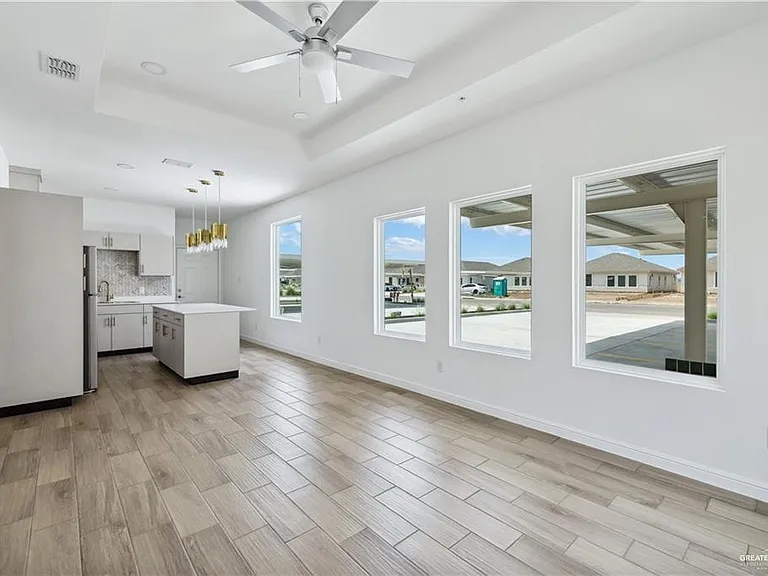 5323 Vision St #B — Photo 2