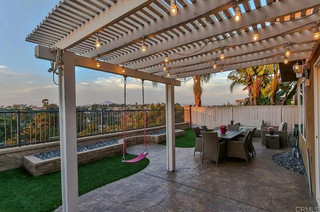 3 bed, 2.5 bath, 1500 sqft, $4,200 — Photo 3