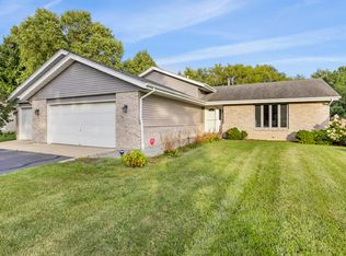 4566 Galleon Dr, Loves Park, IL 61111