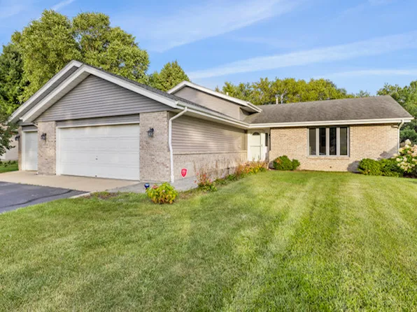 4566 Galleon Dr, Loves Park, IL 61111