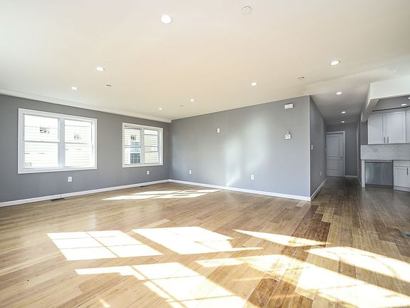 2nd image of 14730 224th St