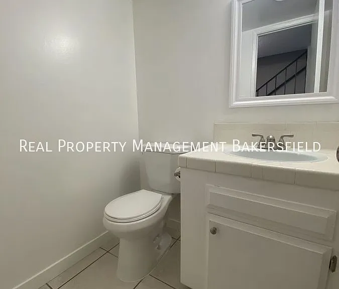 2401 Olive St — Photo 12