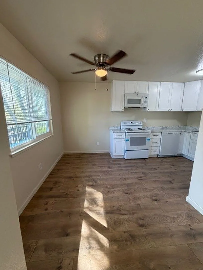 Alaska Avenue Apartments (Portal) — Photo 4