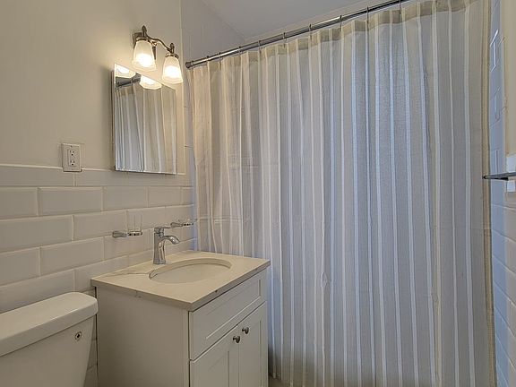 5th image of 625 Caton Ave APT 5C
