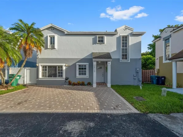 14725 SW 90th Ter, Miami, FL 33196