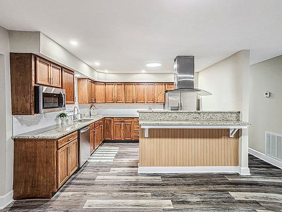 4th image of 1209 Pearl Dr