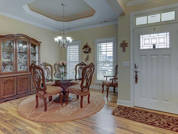 3rd image of 8436 Forest Crest Ct NE