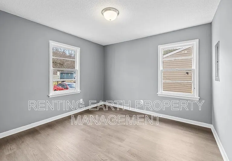7216 Paris Ave — Photo 12