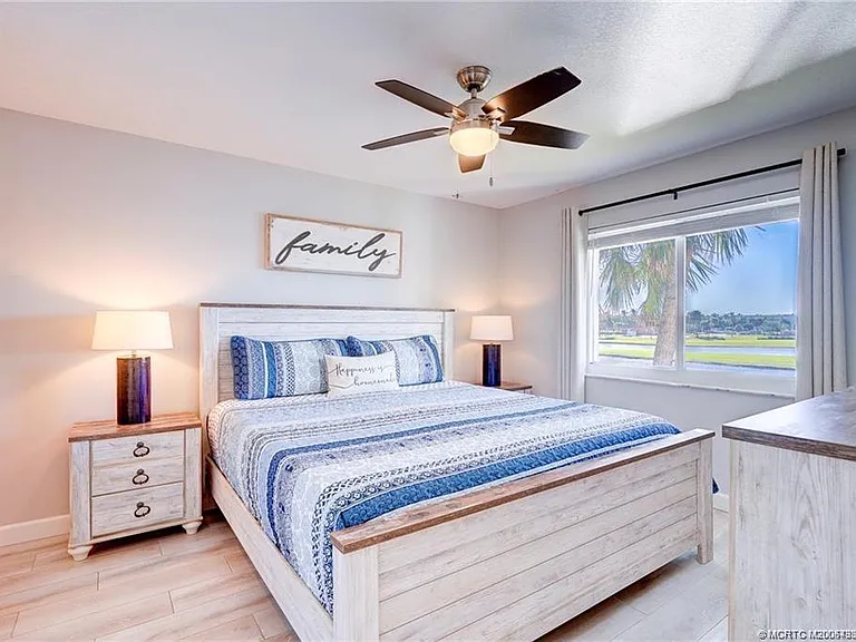 5602 NE Gulfstream Way — Photo 28