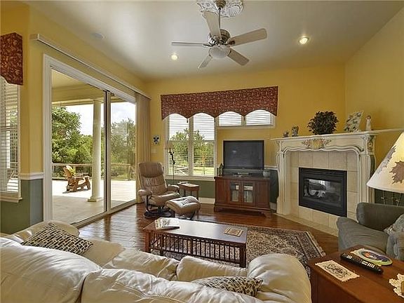 3rd image of 151 Oak Hollow Ct